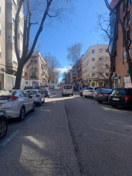 Stunning Pueblo Nuevo Apartamento Madri